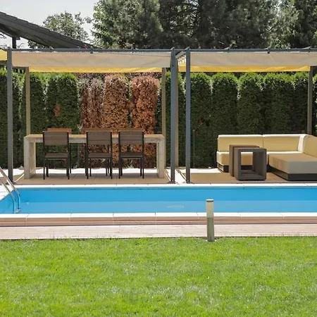 Vila Smarca Remodeled House With Pool Villa *